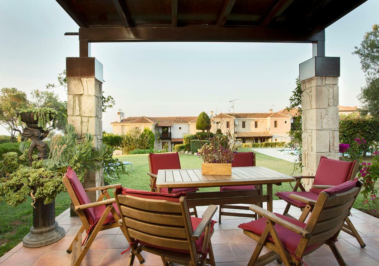 Rastoni Fabienne Shared Pool Maisonette, Afitos Exteriér fotografie